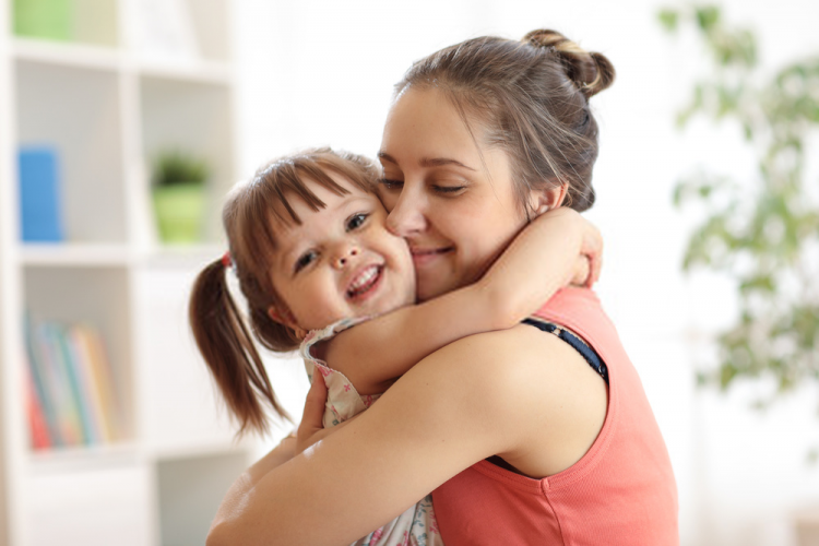 cách giúp con làm quen với insulin và xét nghiệm máu