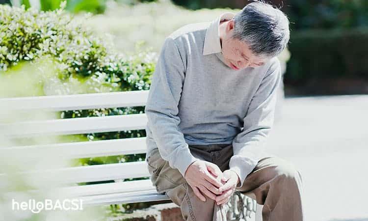 Người già tái đau khớp gối