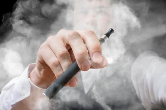Hút vape có hại không? 8 tác hại của thuốc lá điện tử