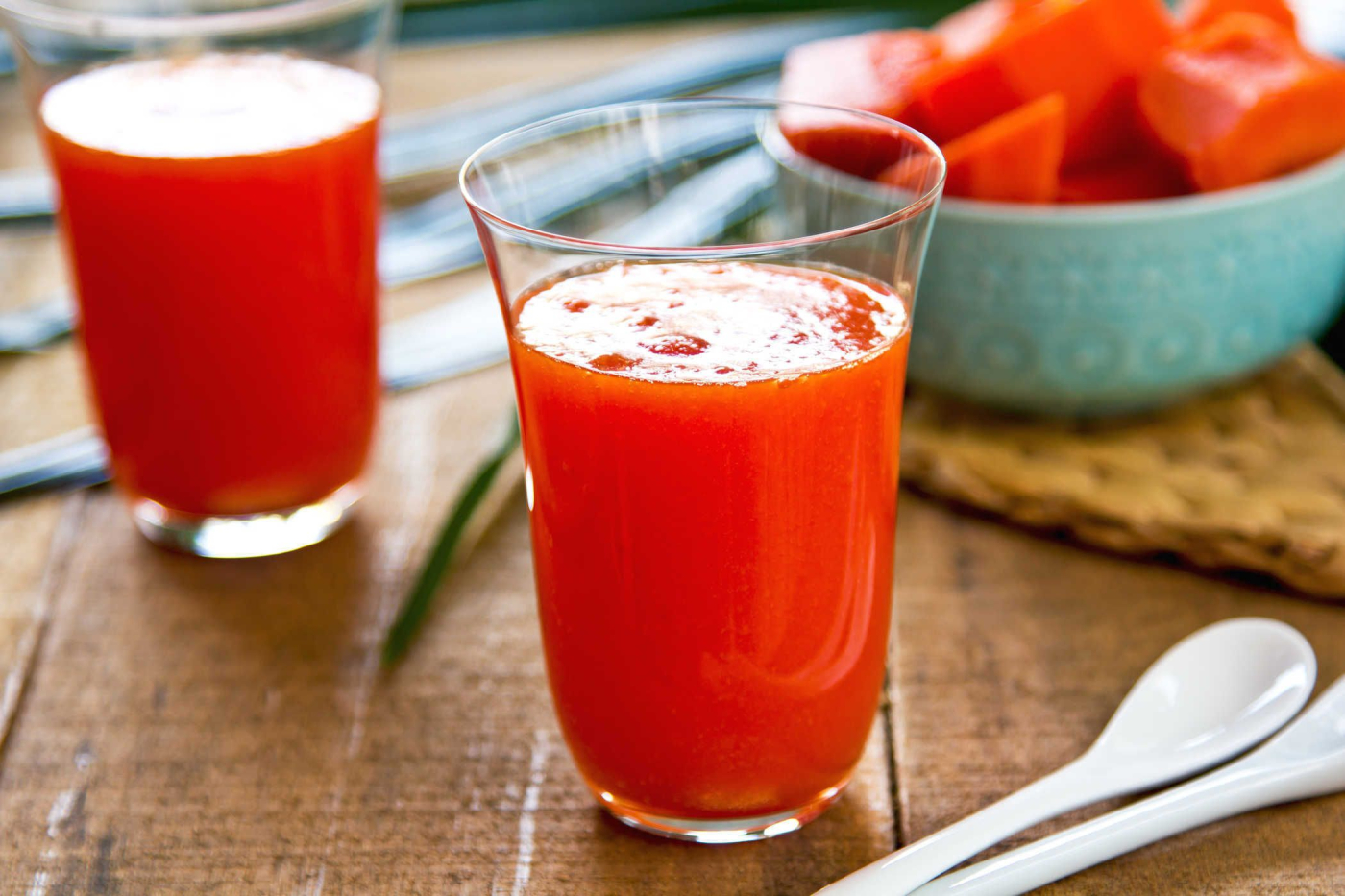 Tuổi nào nên cho bé uống nước ép trái cây?