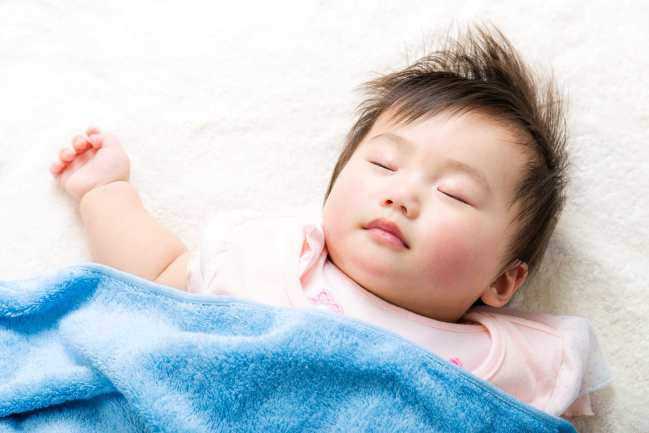 8 mẹo hay giúp bé ngủ ngon không phải mẹ nào cũng biết