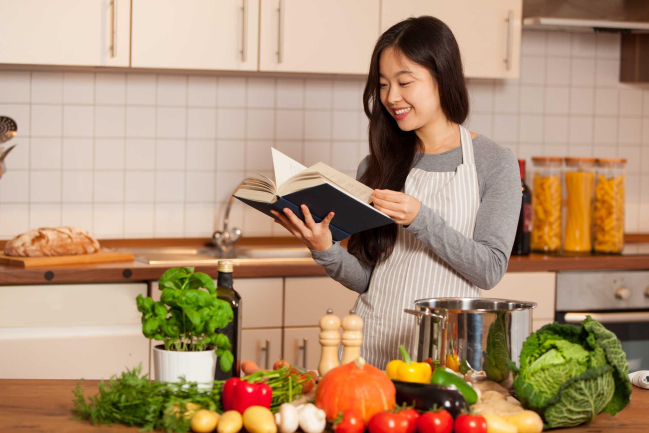 4 dưỡng chất nên có trong bữa ăn của bé