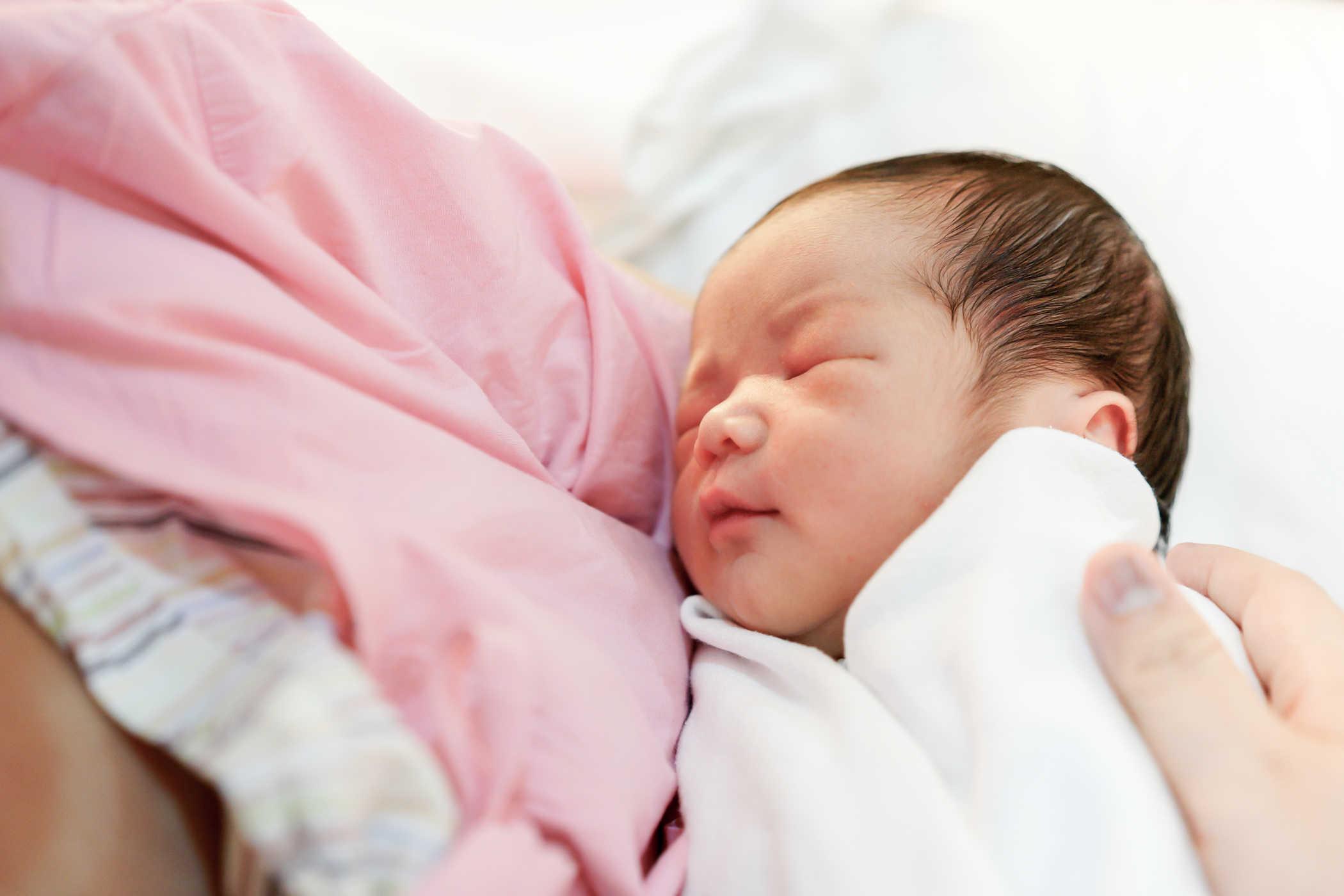 Các giai đoạn chuyển dạ và phương pháp giảm đau tự nhiên