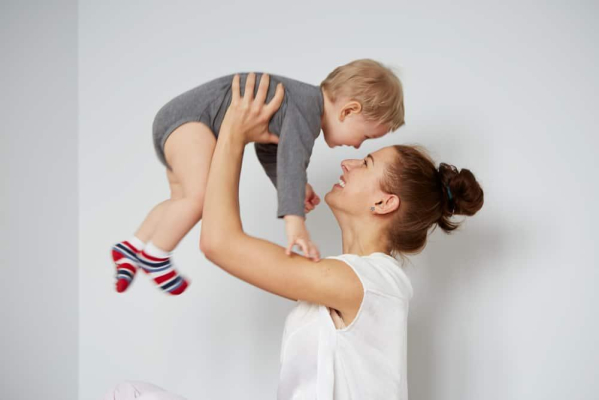 Sự phát triển của trẻ 16 tháng - Những điều bạn cần quan tâm