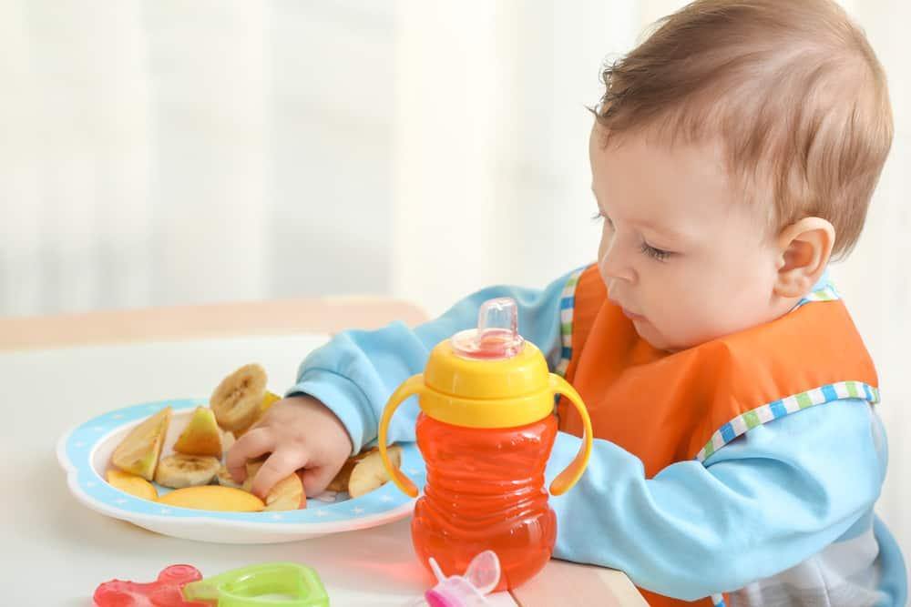 dọn dẹp sau khi cho bé ăn dặm