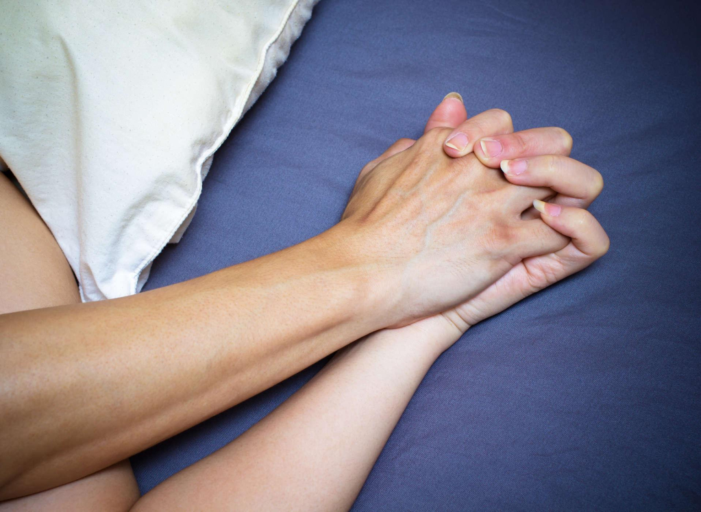 Một người thường bị nhiễm AIDS bằng cách nào?