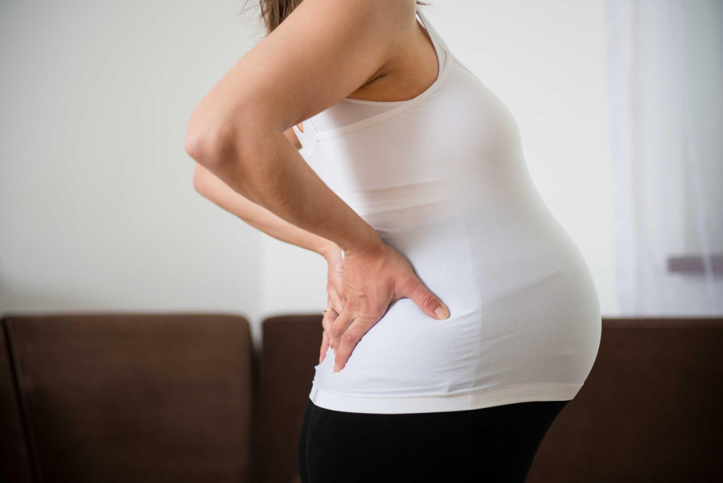 Mẹ đã biết cách khỏi đau lưng khi mang bầu?