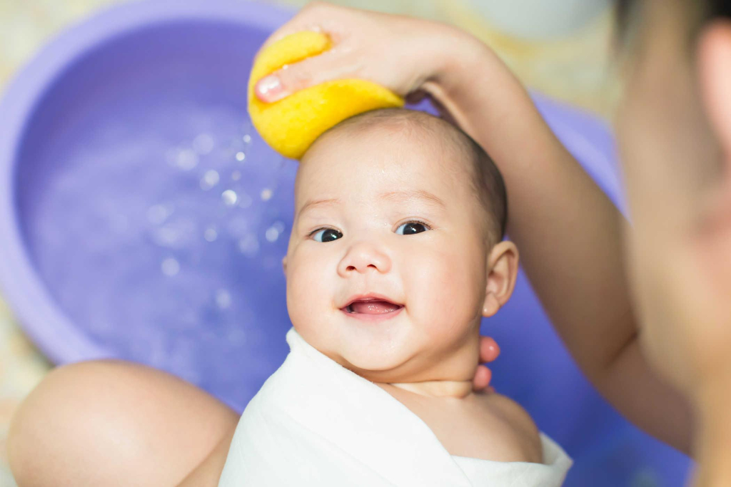 chăm sóc trẻ bị chàm