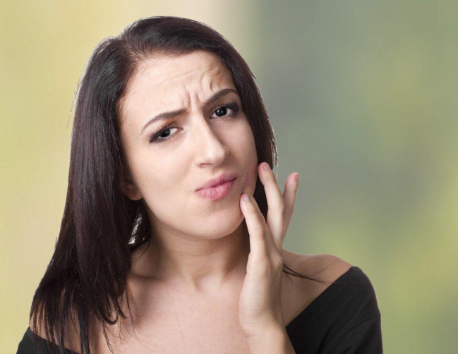 Nhiệt miệng có tự khỏi không? Bị nhiệt miệng phải làm sao?