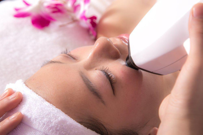 Điều trị nám da với liệu pháp tia laser như thế nào?