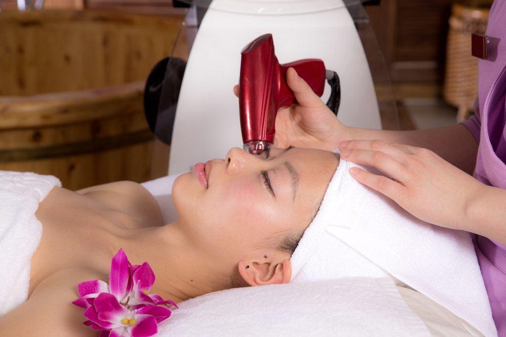 Bạn biết gì về tái tạo bề mặt da bằng tia laser?