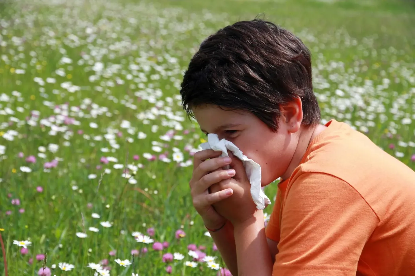 Có nên loại bỏ đờm trong cổ họng?