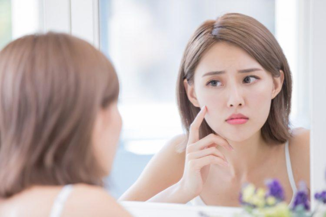 Nguyên nhân và Cách điều trị mụn đầu đen nhanh nhất