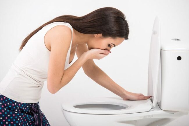 Nôn mửa là gì? Nguyên nhân, cách điều trị và phòng ngừa