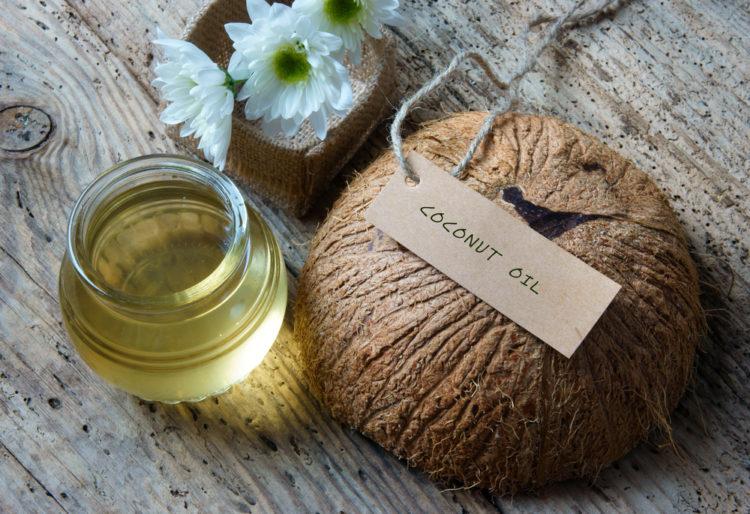 Dầu dừa cung cấp đầy đủ các vitamin, khoáng chất thiết yếu cho da