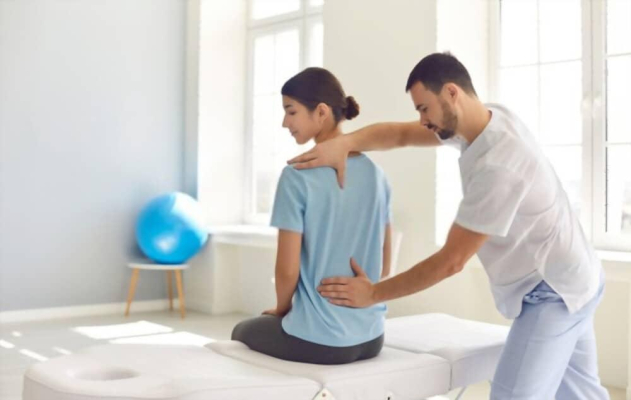 cách chữa vẹo cột sống