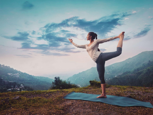 5 lưu ý khi tập yoga với người mắc thoát vị đĩa đệm