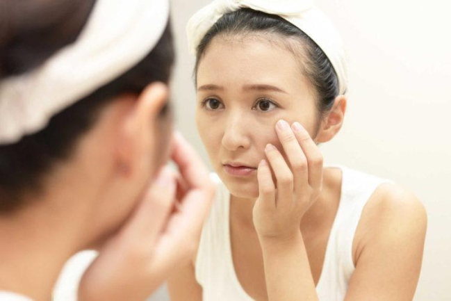 Nguyên nhân và cách trị khô da hiệu quả
