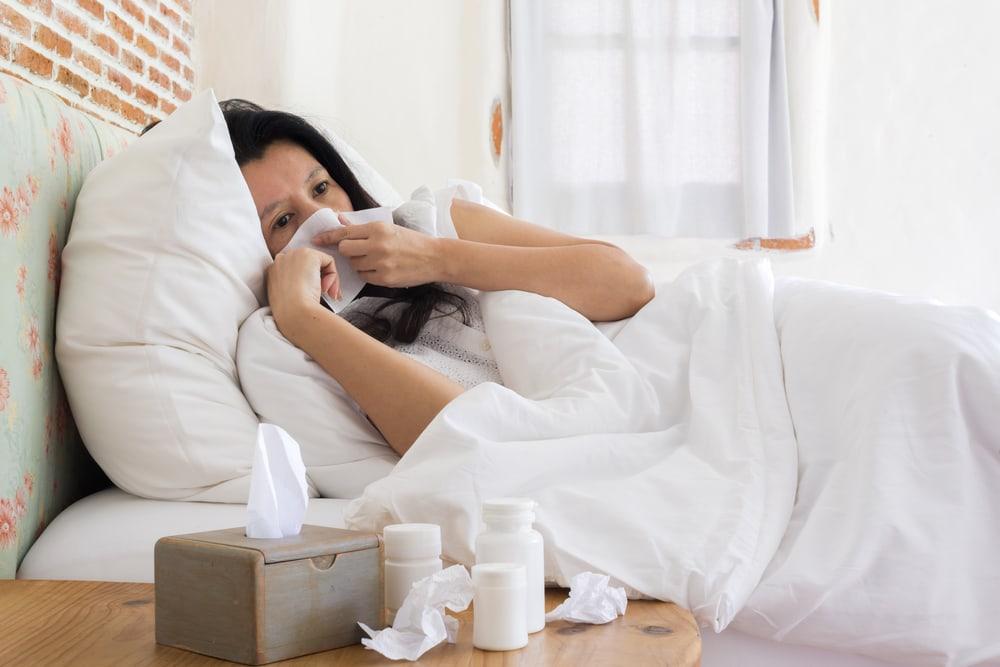 Điều trị cảm cúm bằng kháng sinh có nên không? Những điều cần biết