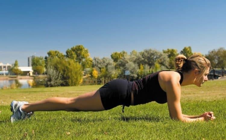 bài tập giảm mỡ bụng: plank chống đẩy
