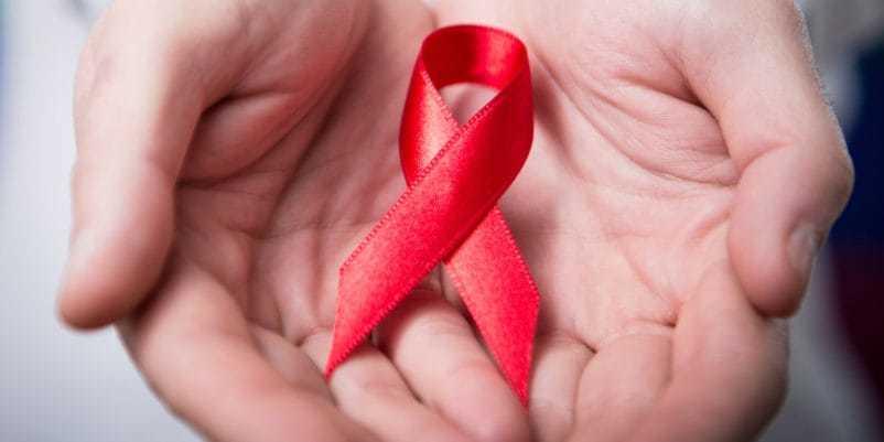Virus HIV sống được bao lâu? 11 lầm tưởng về HIV/AIDS