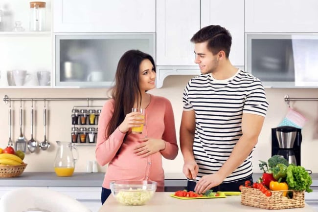 Bầu 3 tháng đầu không nên ăn gì? Bỏ ngay 8 loại thực phẩm tối kỵ sau