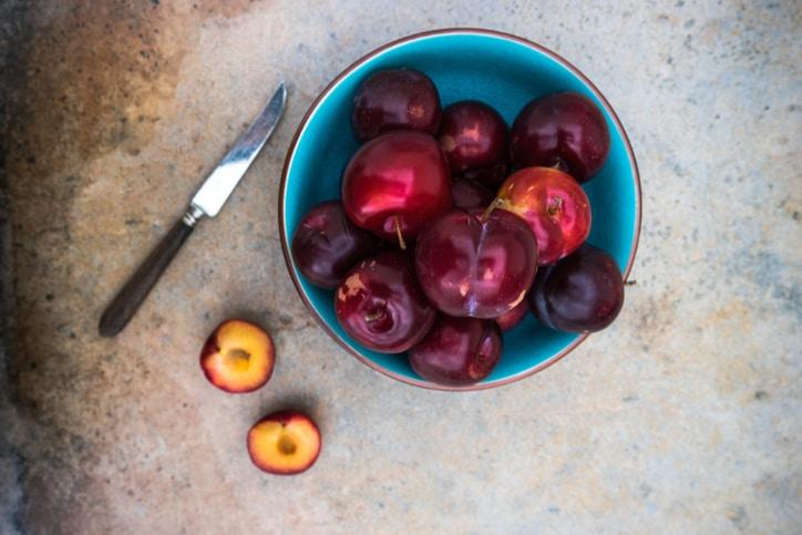 Lợi ích của quả mận cho mẹ bầu khi mang thai