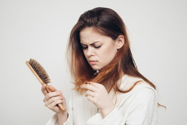 Khắc phục tình trạng rụng tóc: Sản phẩm ngăn chặn tóc rụng bạn cần biết!