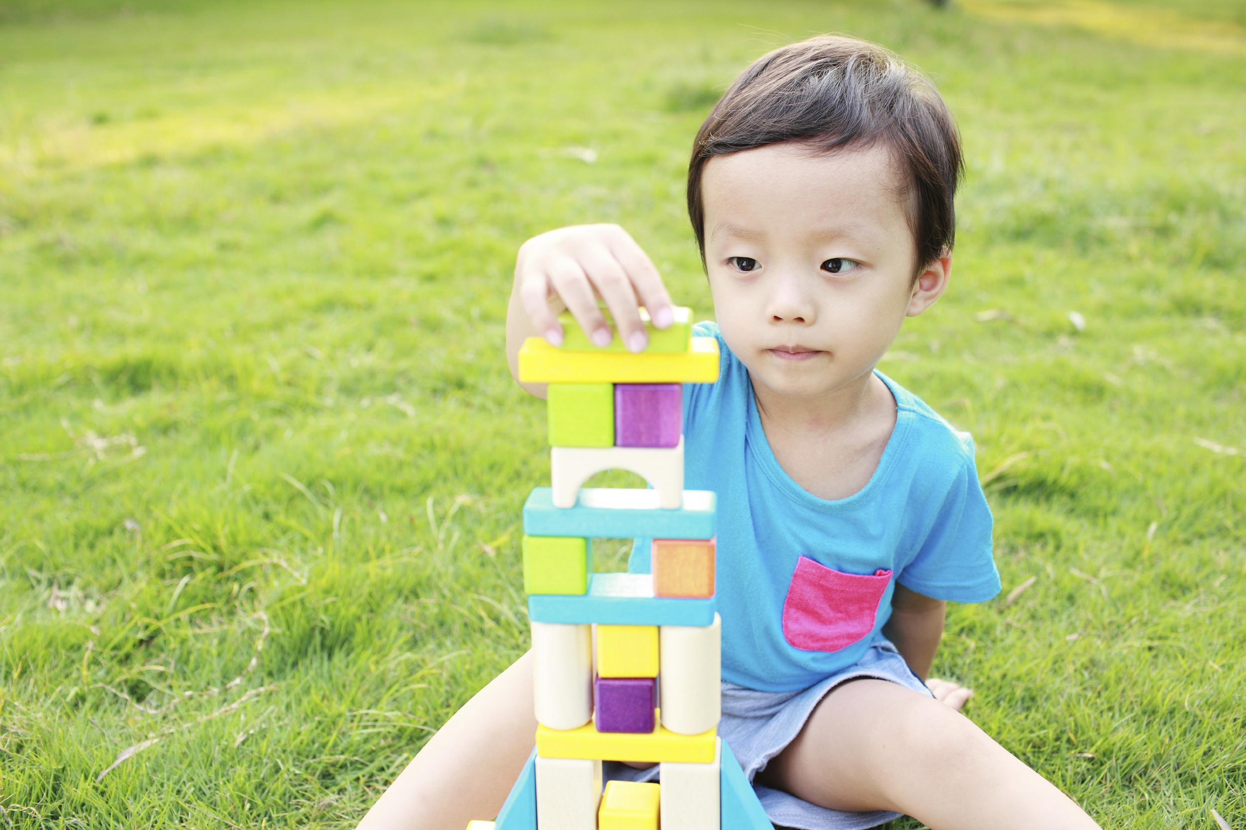 Dấu hiệu bệnh tự kỷ ở trẻ bố mẹ cần lưu ý