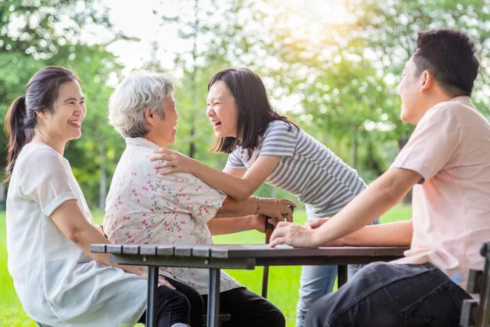 cách duy trì mối quan hệ bạn bè