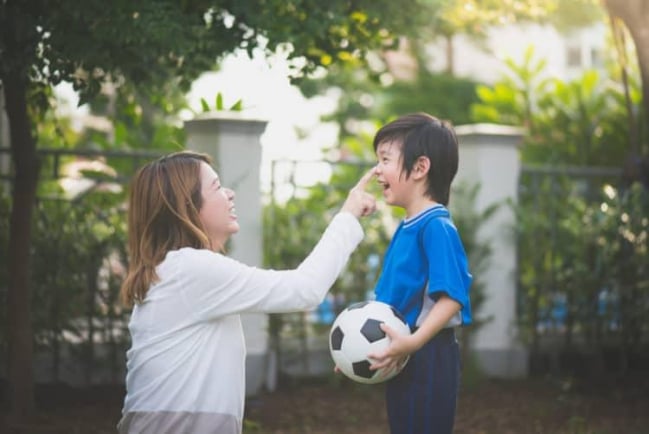 10 cách khuyến khích trẻ để con phát triển tốt hơn