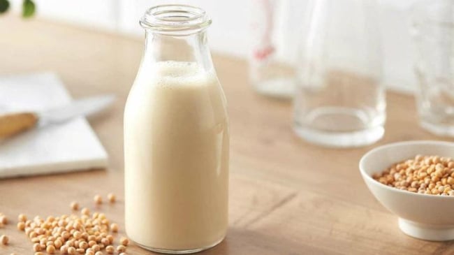 Cho bé uống sữa đậu nành có tốt không? Lưu ý khi trẻ uống sữa đậu nành