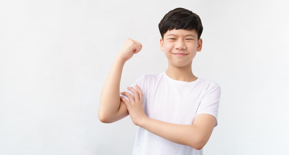 Các dấu hiệu dậy thì ở bé trai và những thay đổi bố mẹ nên chú ý!