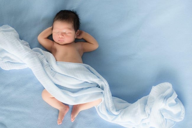 Nhận biết con có bình thường không sau khi chào đời