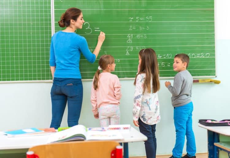 Nhận biết dấu hiệu sớm của chứng khuyết tật học tập ở trẻ
