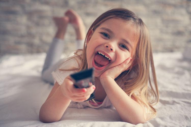 Cho trẻ xem tivi có thật sự xấu như nhiều người vẫn nghĩ?