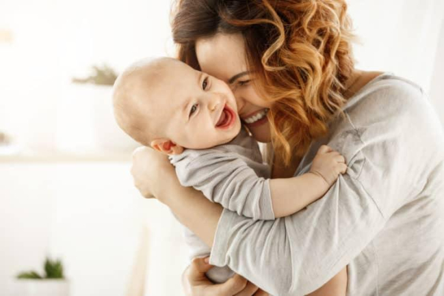 Chú ý với 6 điều không nên làm với trẻ sơ sinh