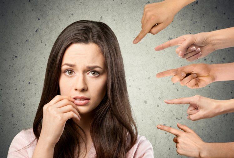 5 cách giúp bạn xua tan chứng sợ giao tiếp xã hội