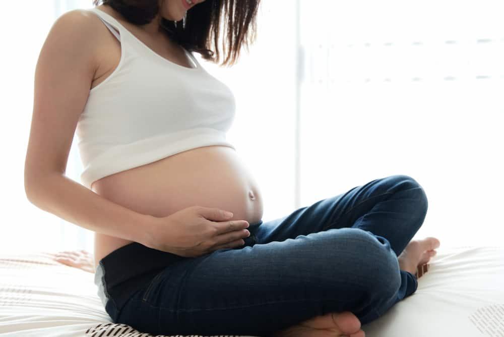 hình ảnh bụng bầu 6 tháng