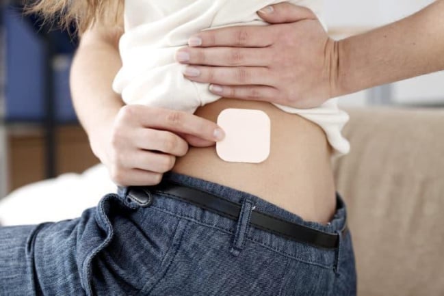 Miếng dán tránh thai: Công dụng, cách dùng, tác dụng phụ và đối tượng chống chỉ định