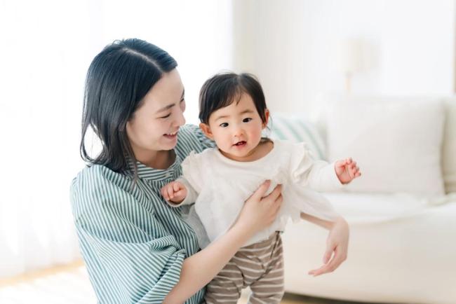 Cách cai sữa cho bé "không nước mắt": 8 mẹo hay mẹ nên thử!