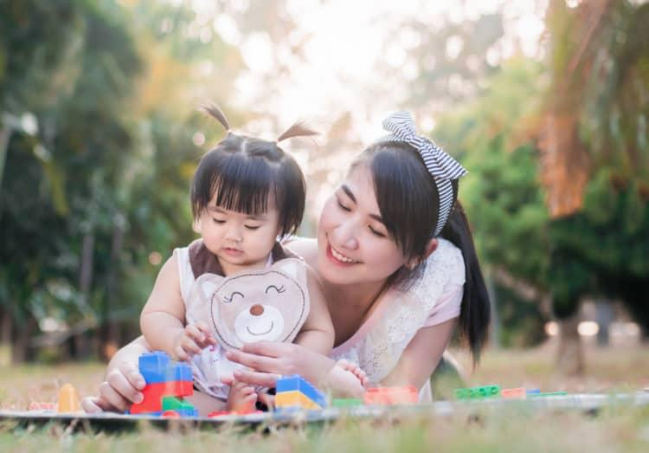 Mách nhỏ 11 cách giúp bạn kiểm tra thị lực của con