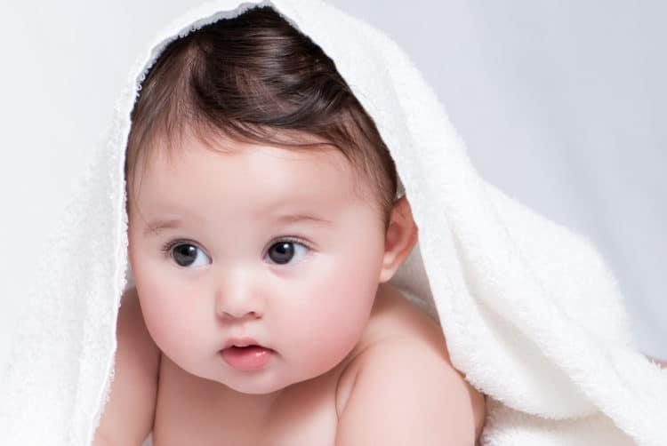 5 nguyên nhân khiến da trẻ sơ sinh đổi màu