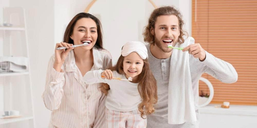 10 bí quyết chăm sóc răng miệng cho cả nhà đúng cách, hiệu quả