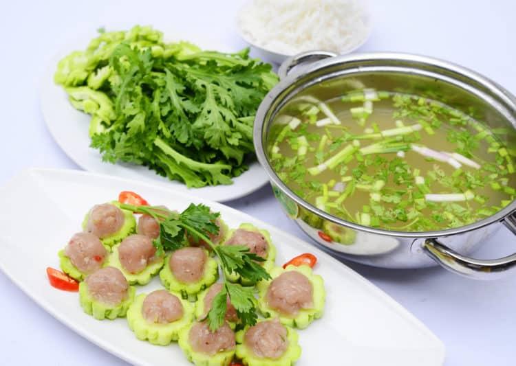 Bác sĩ sản khoa giải đáp thắc mắc: Bà bầu ăn khổ qua được không?