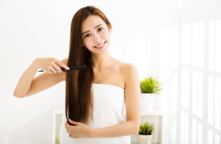 12 bí quyết giúp bạn có mái tóc dài bóng mượt với mật ong