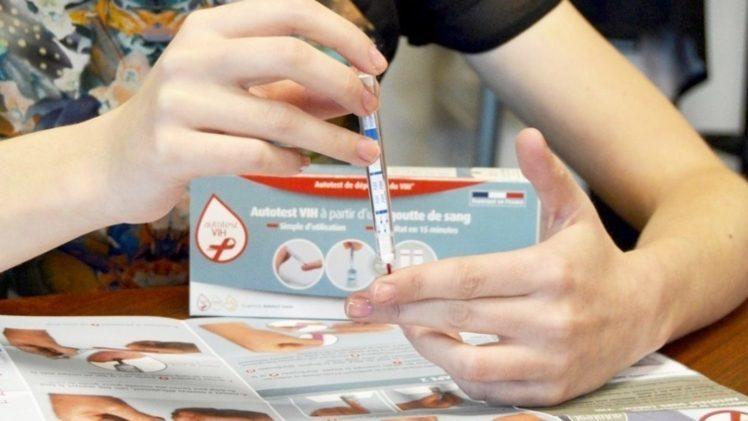 Xét nghiệm HIV tại nhà bằng que test liệu có chính xác? Xét nghiệm HIV tại nhà bằng que test liệu có chính xác?