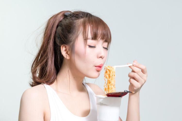 Bà bầu ăn mì tôm liệu có an toàn chăng?