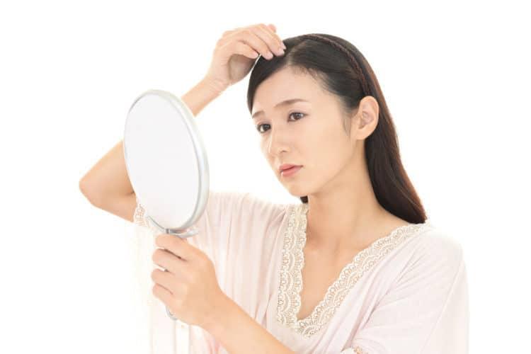 7 cảnh báo sức khỏe từ mái tóc bạn không thể xem thường!