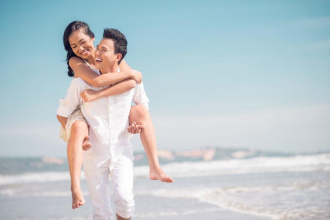 Bác sĩ tiết lộ 17 dấu hiệu chứng tỏ bạn đang mắc chứng "nghiện người yêu"